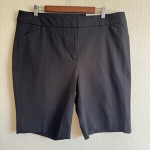 NWT Chico’s Bermuda Pull On Shorts Secret Stretch Waist Black Size 16 or 3